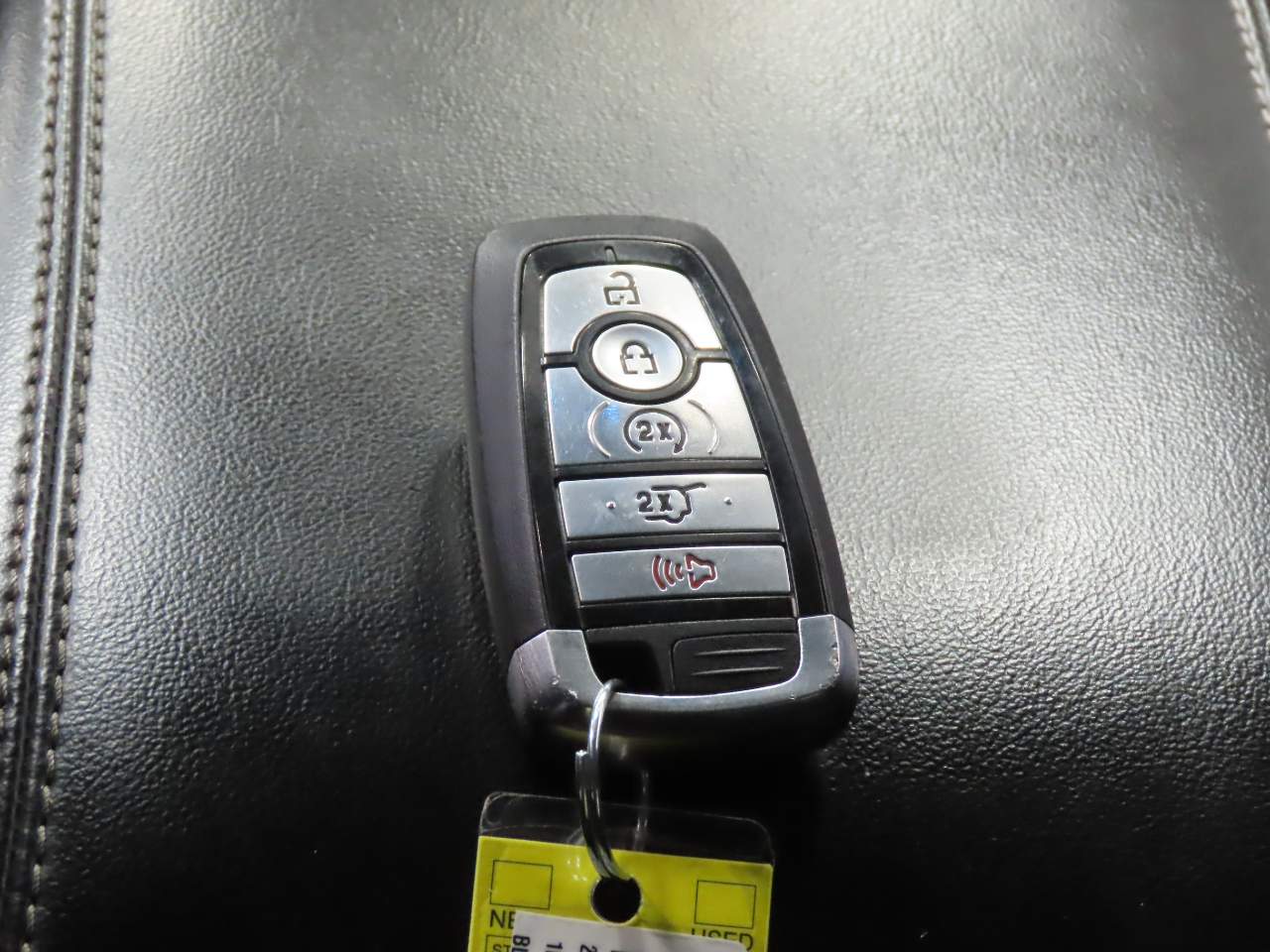 2023 Ford Explorer XLT Image 16 of 18