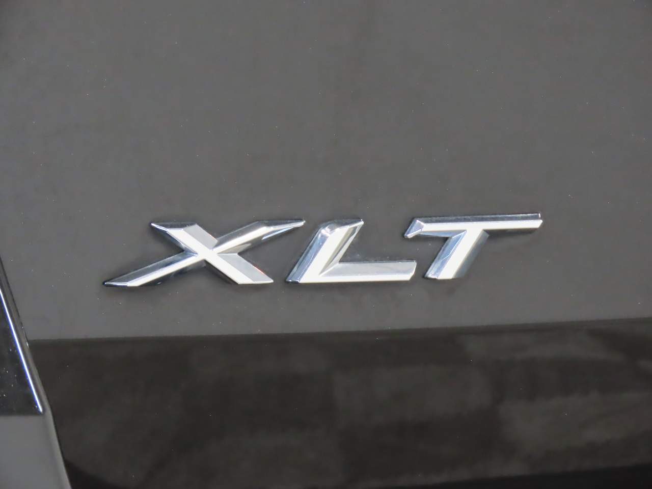 2023 Ford Explorer XLT Image 17 of 18