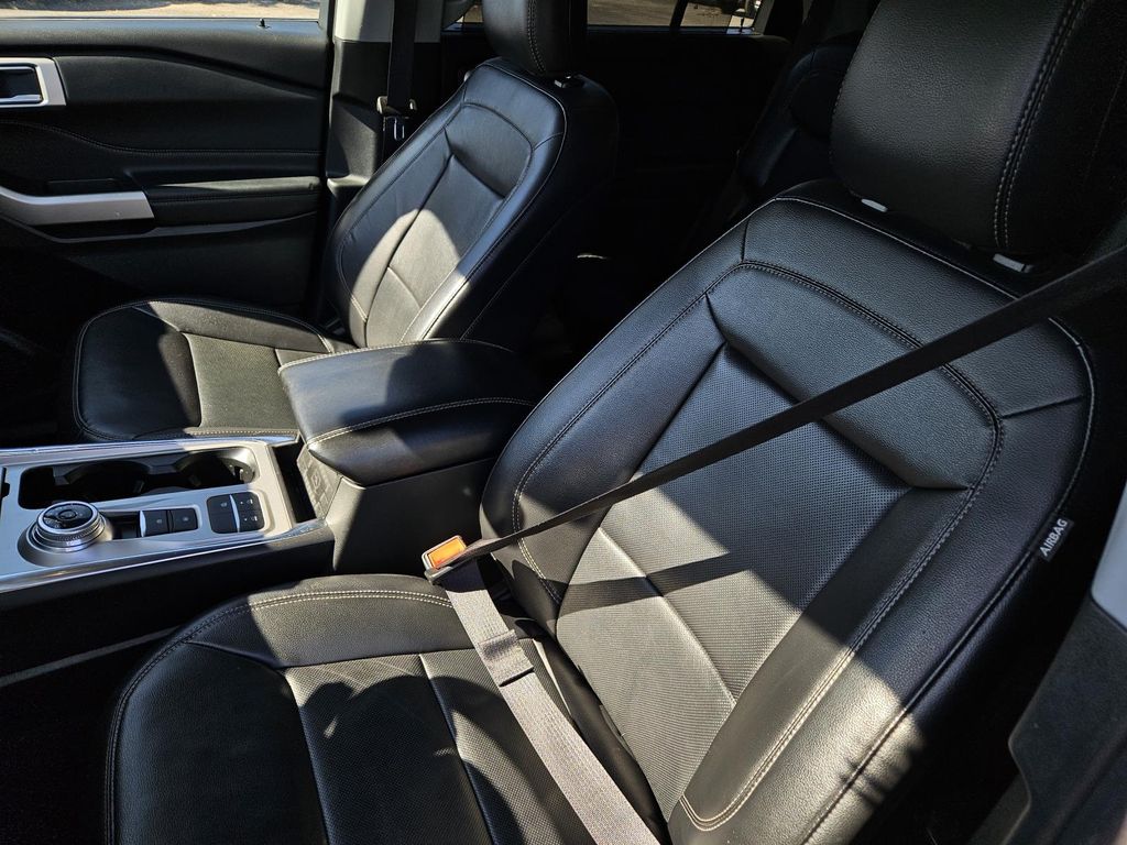 2023 Ford Explorer Limited Image 9 of 33