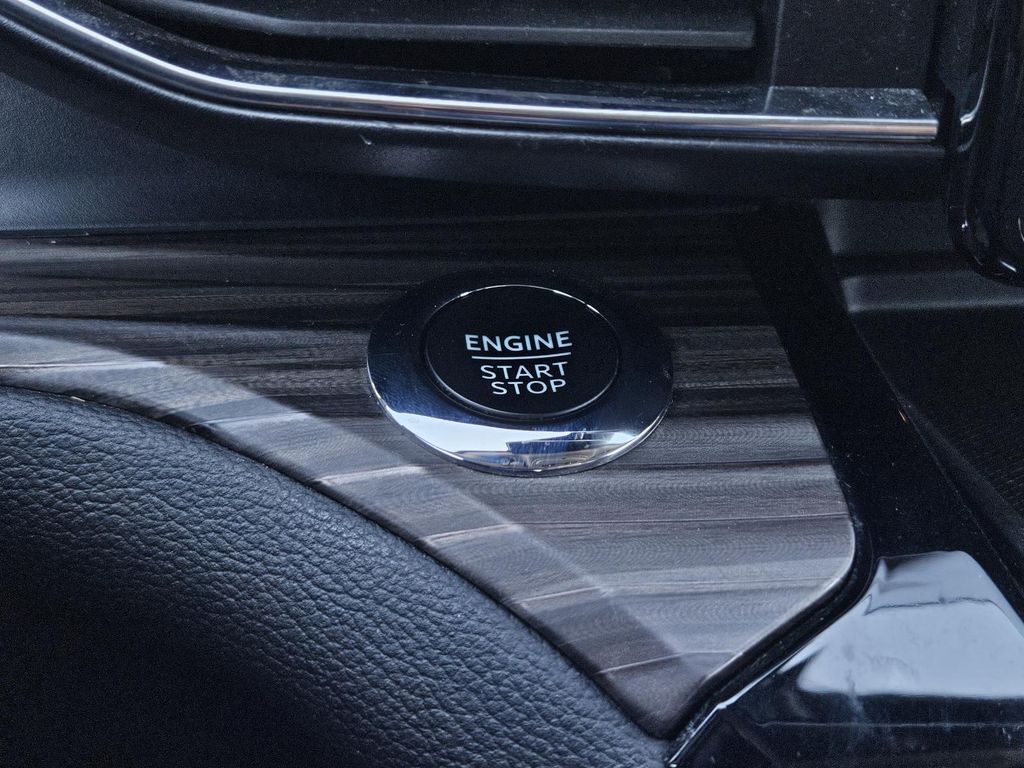 2023 Ford Explorer Limited Image 32 of 33