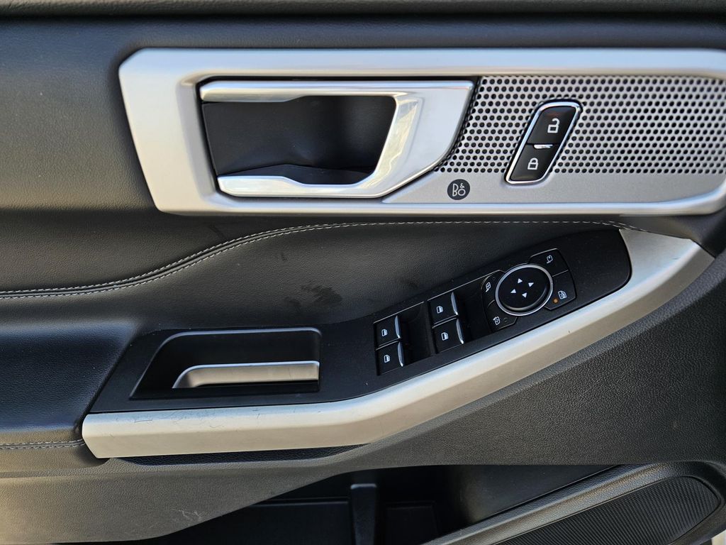 2023 Ford Explorer Limited Image 23 of 33