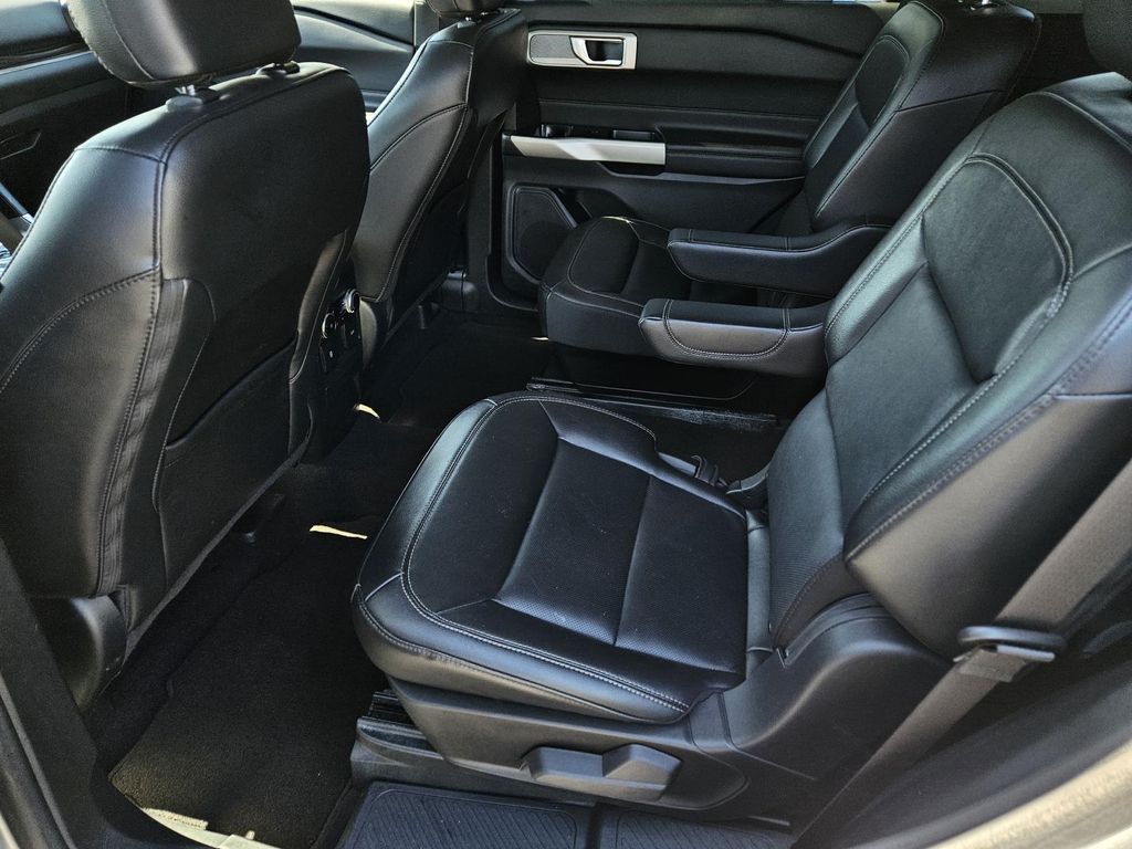 2023 Ford Explorer Limited Image 11 of 33