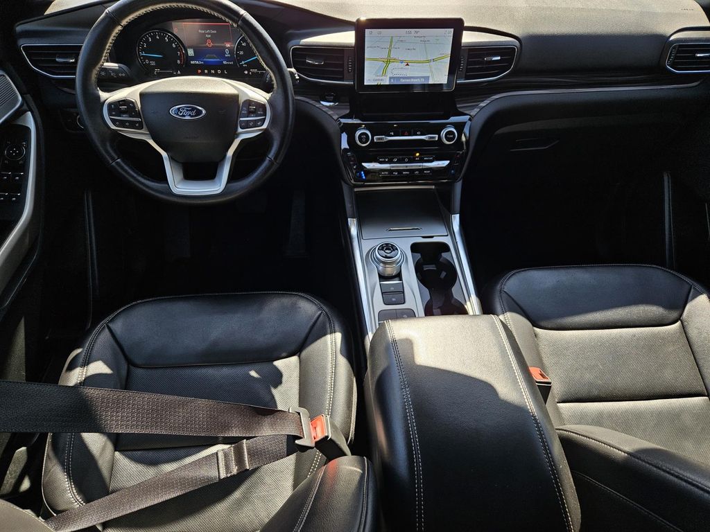 2023 Ford Explorer Limited Image 13 of 33