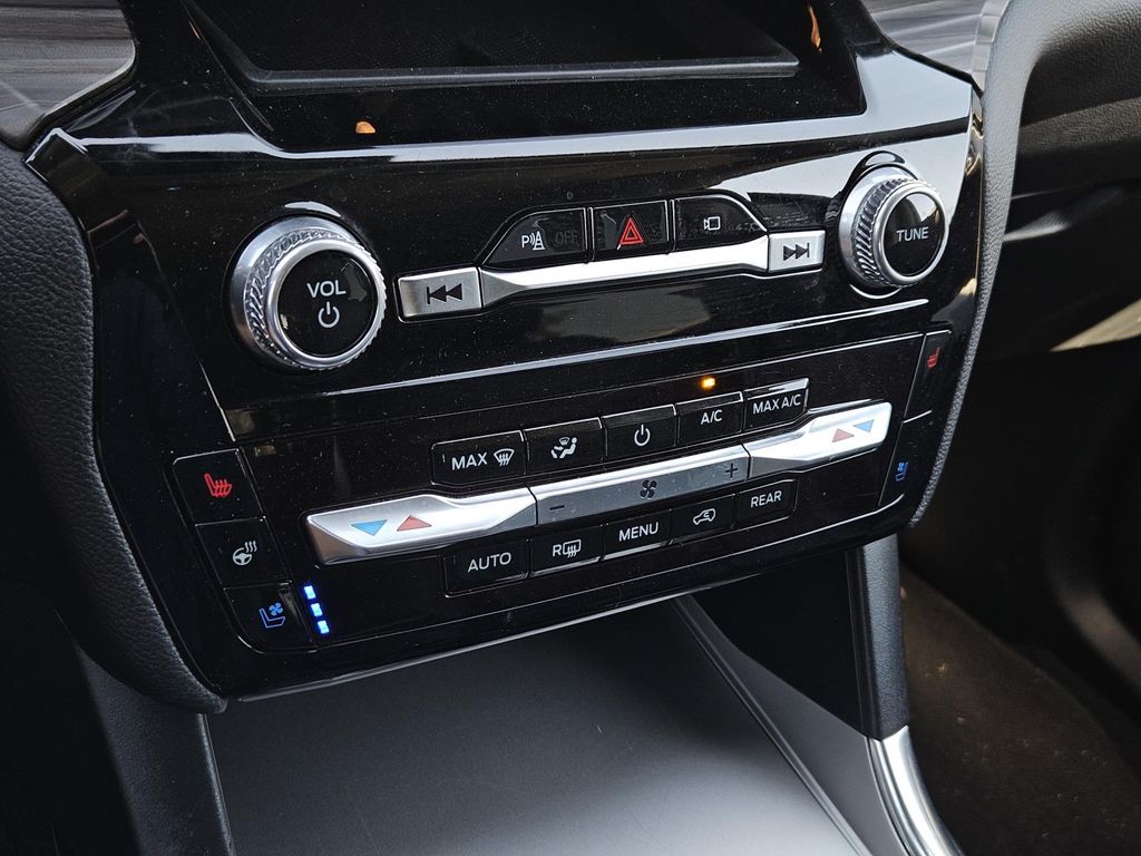 2023 Ford Explorer Limited Image 20 of 33