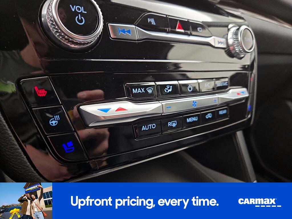 2023 Ford Explorer Limited Image 21 of 29