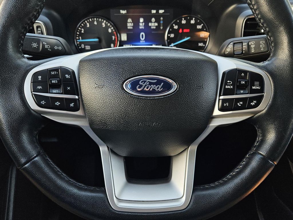2023 Ford Explorer Limited Image 15 of 33