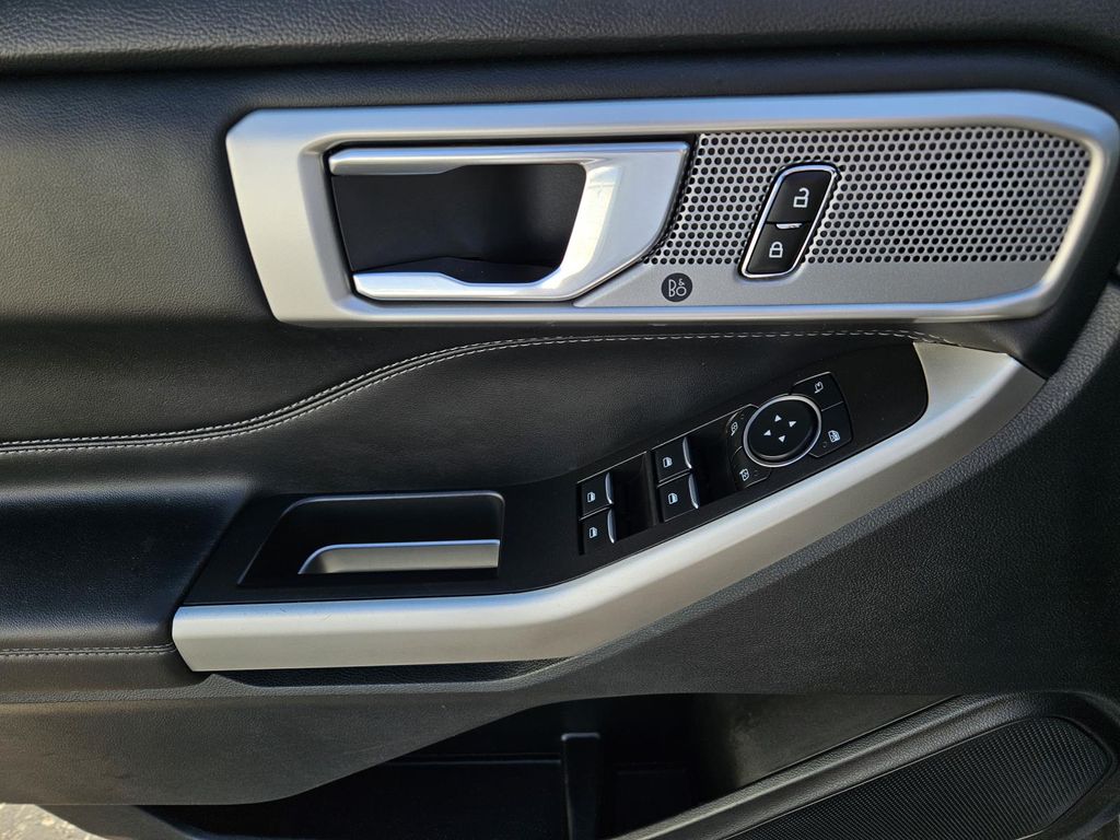 2023 Ford Explorer Limited Image 23 of 33