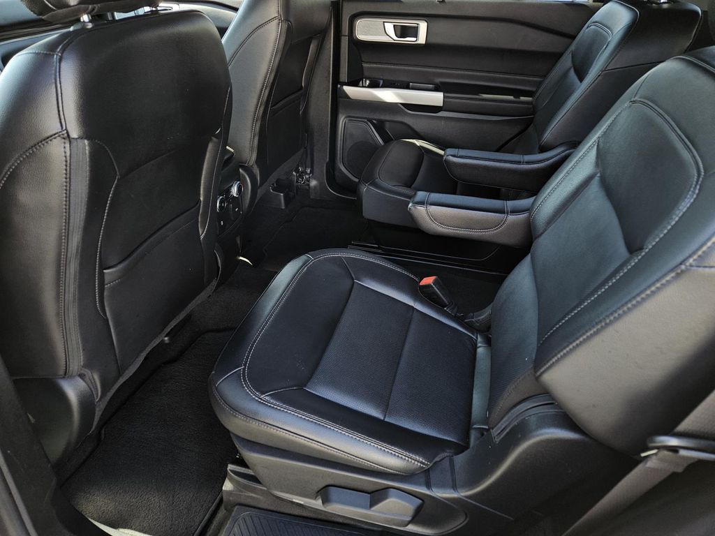 2023 Ford Explorer Limited Image 9 of 33