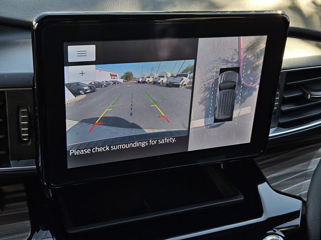 2023 Ford Explorer Limited Image 18 of 33