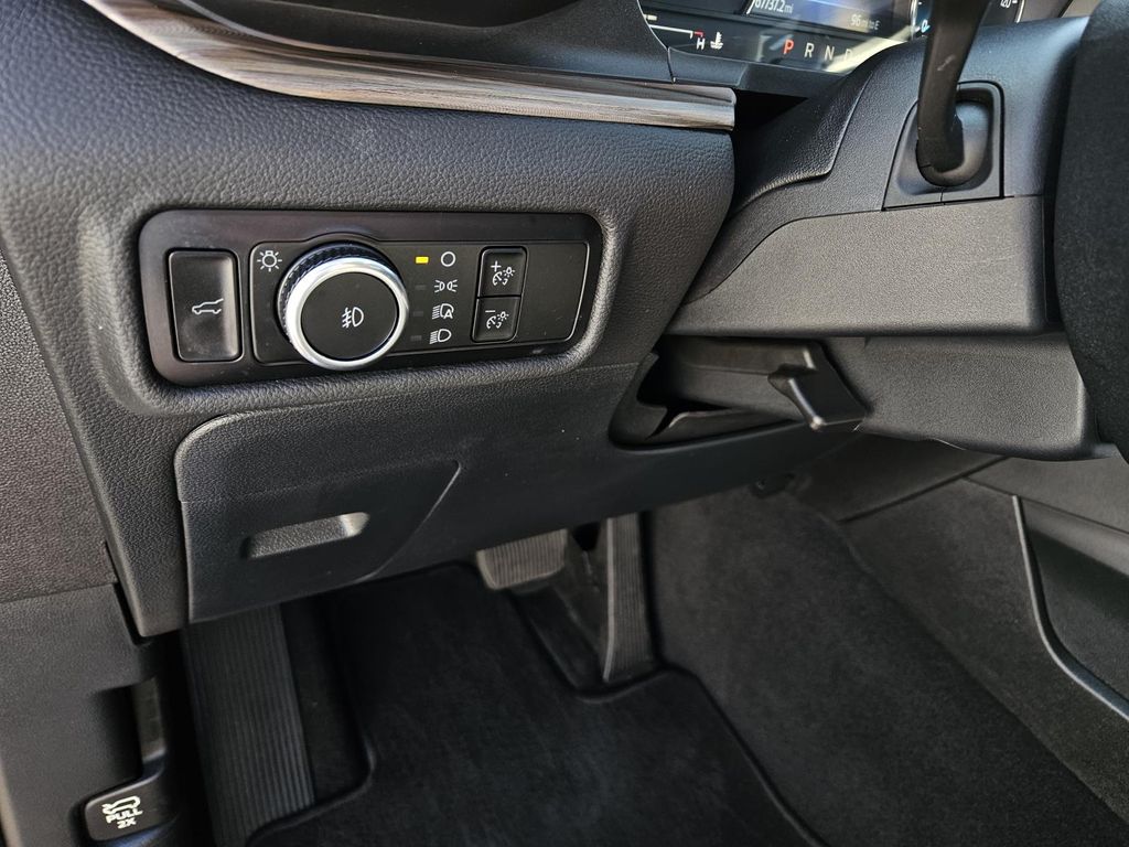 2023 Ford Explorer Limited Image 28 of 33