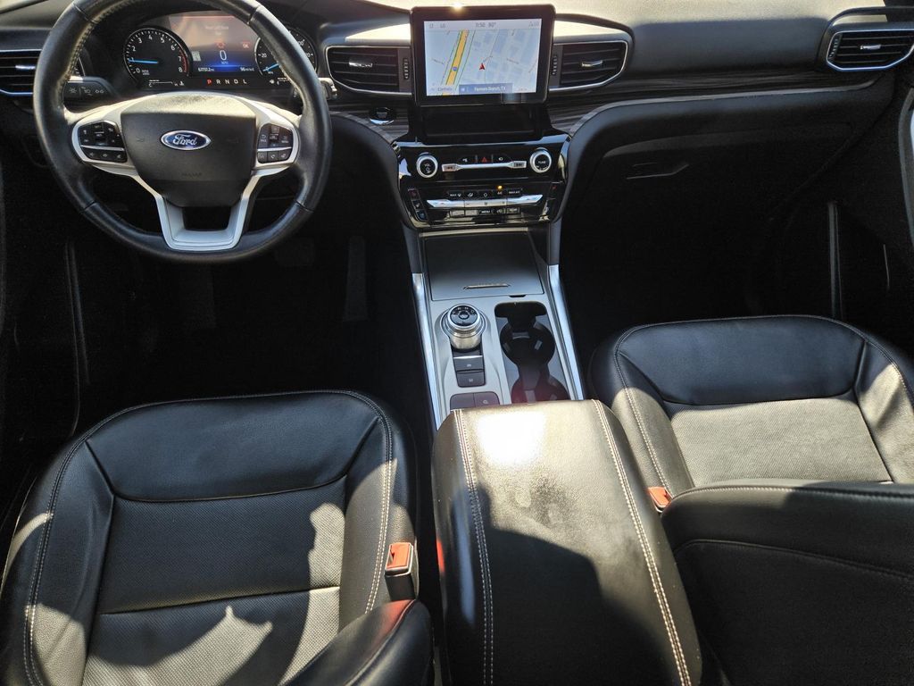 2023 Ford Explorer Limited Image 14 of 33