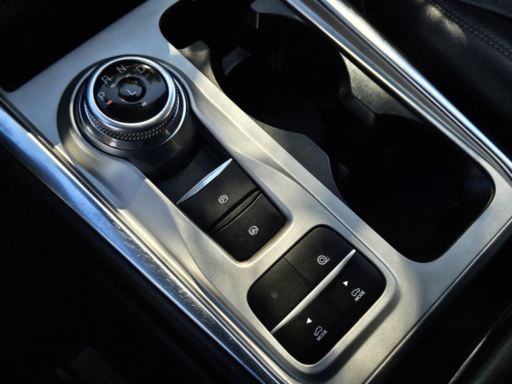 2023 Ford Explorer Limited Image 21 of 33
