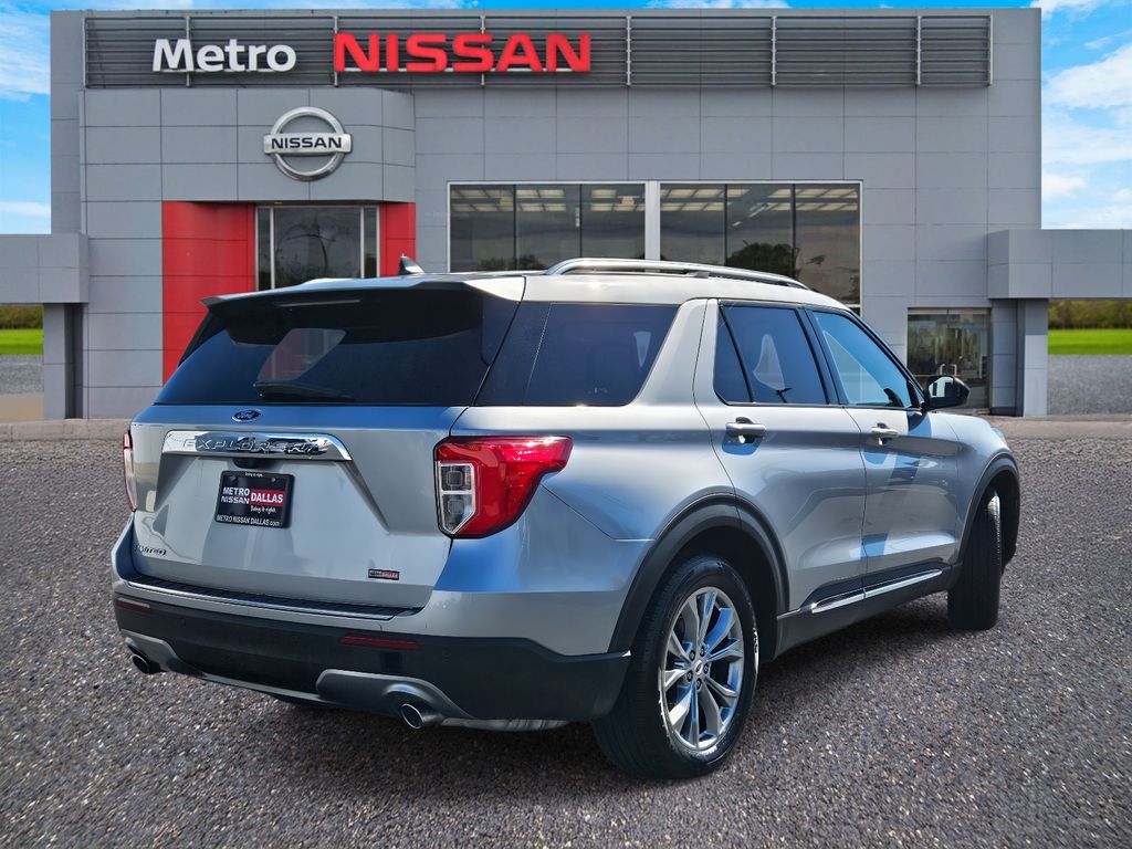 2023 Ford Explorer Limited Image 3 of 33