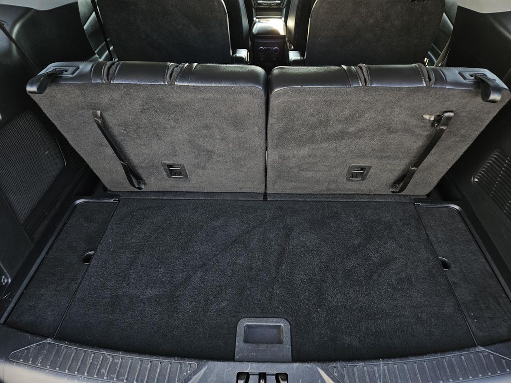 2023 Ford Explorer Limited Image 7 of 33