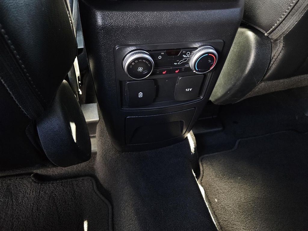 2023 Ford Explorer Limited Image 27 of 33