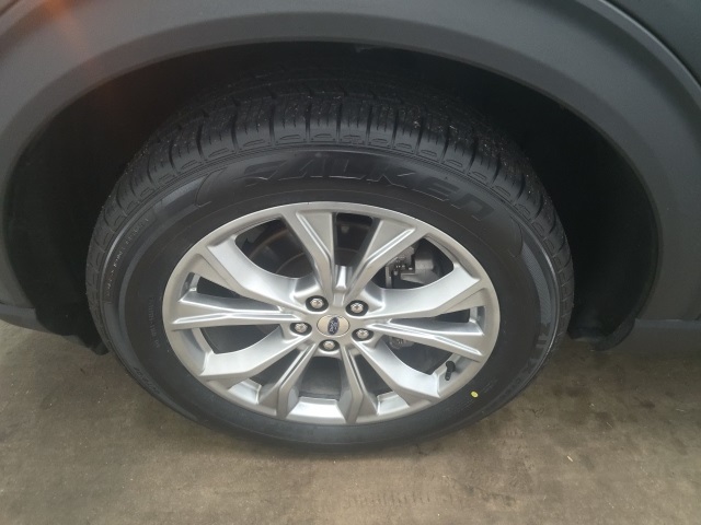 2023 Ford Explorer Limited Image 6 of 27