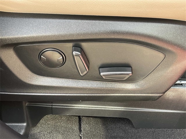 2023 Ford Explorer Limited Image 34 of 36