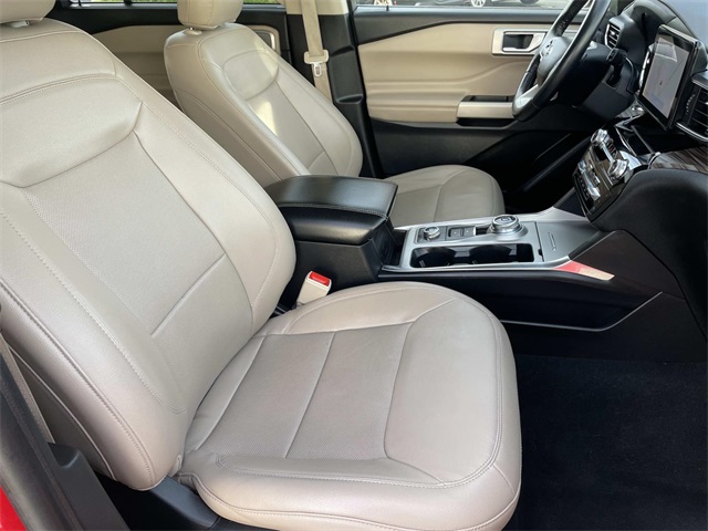 2023 Ford Explorer Limited Image 10 of 36