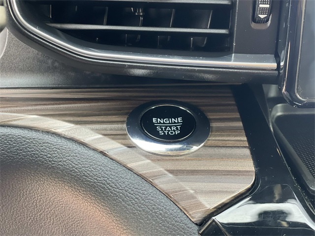 2023 Ford Explorer Limited Image 32 of 36