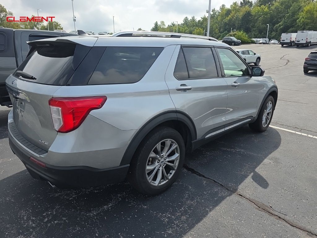 2023 Ford Explorer Limited Image 2 of 16