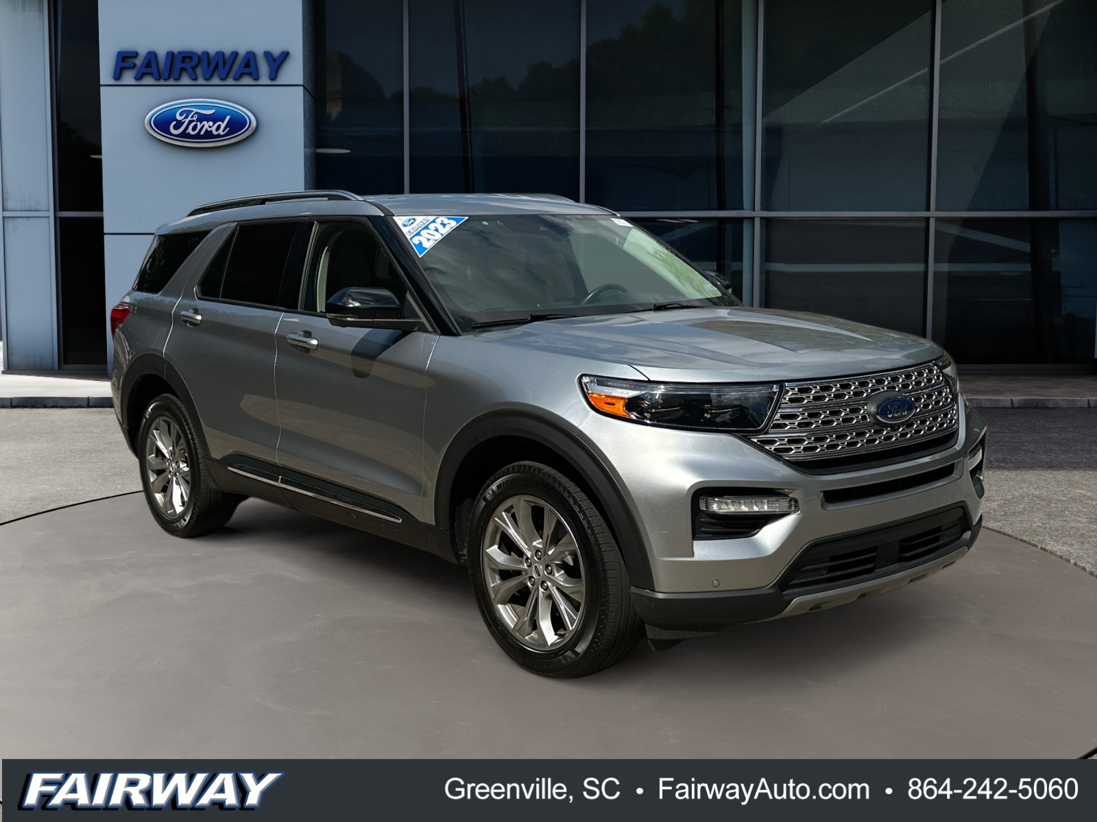 2023 Ford Explorer Limited Image 3 of 30