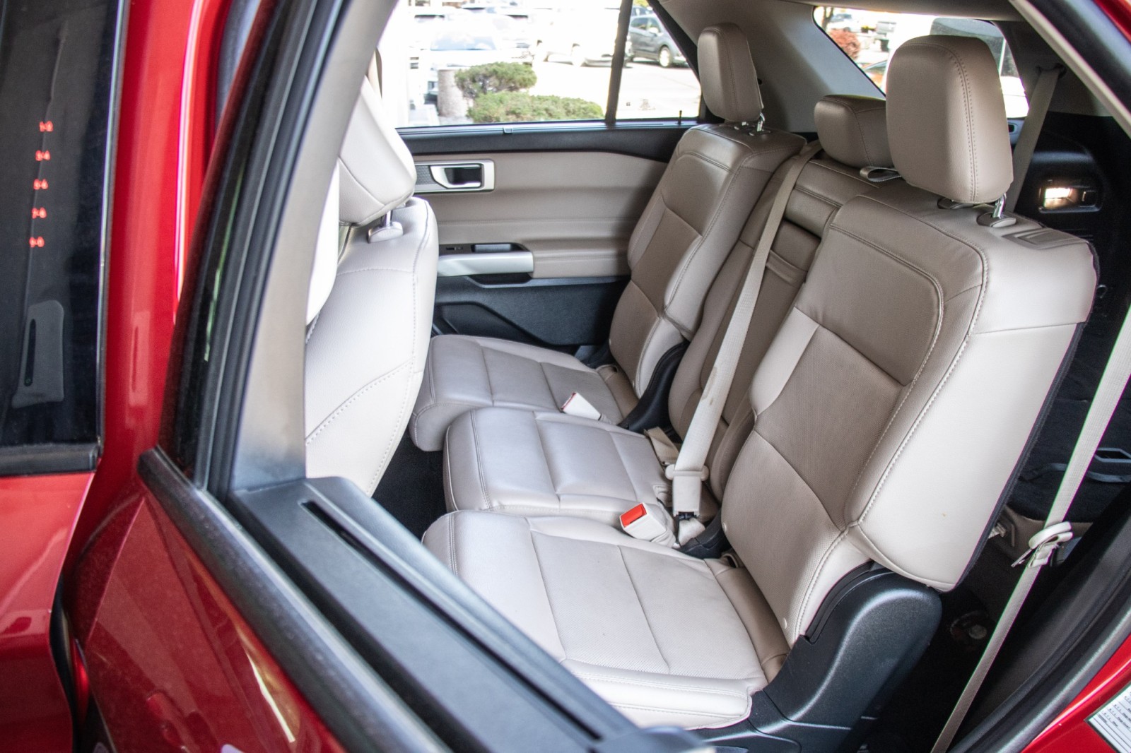 Vehicle image 22 of 25