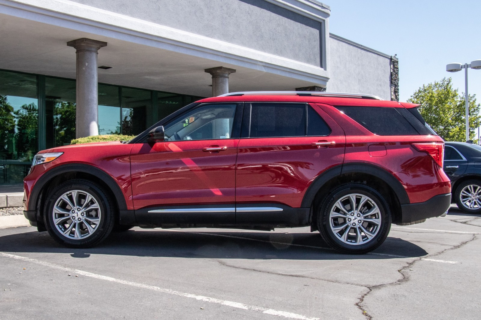 Vehicle image 7 of 25