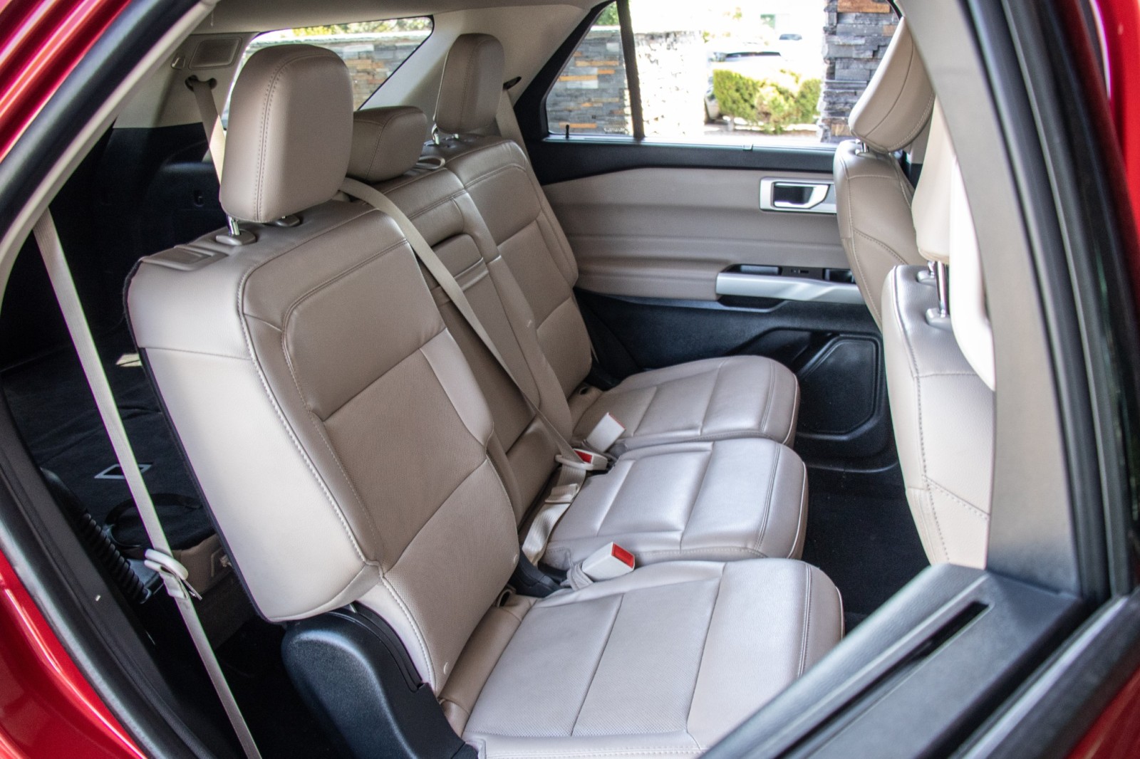 Vehicle image 23 of 25