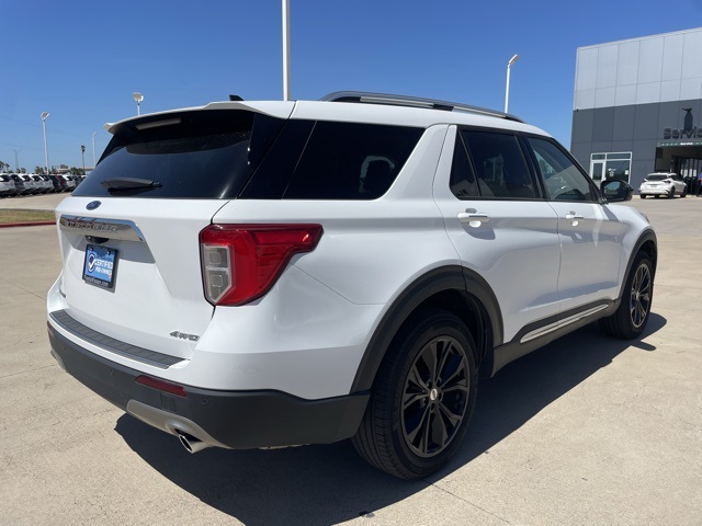 Vehicle image 4 of 23
