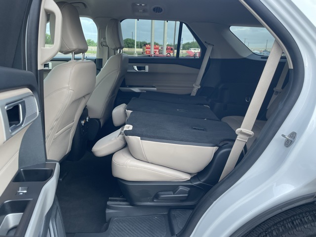 Vehicle image 20 of 23