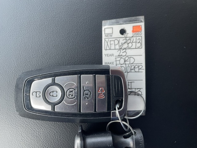 Vehicle image 18 of 23