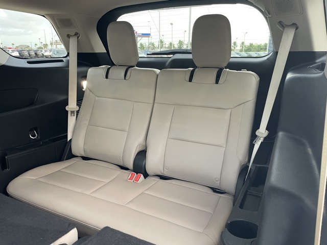 Vehicle image 9 of 23