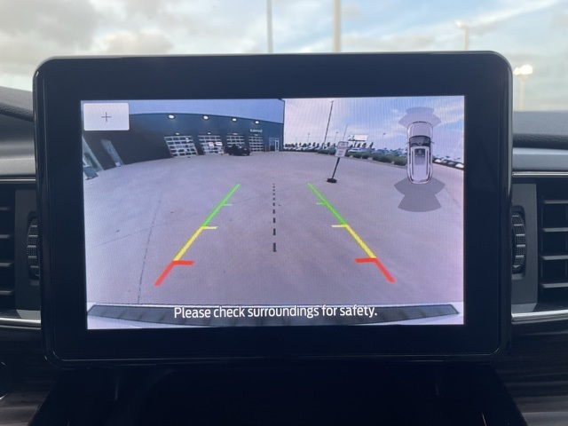 Vehicle image 16 of 23