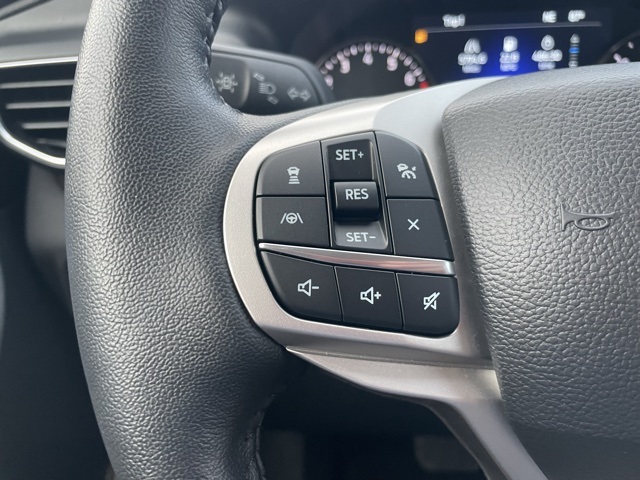 Vehicle image 19 of 23