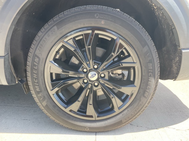 Vehicle image 7 of 23