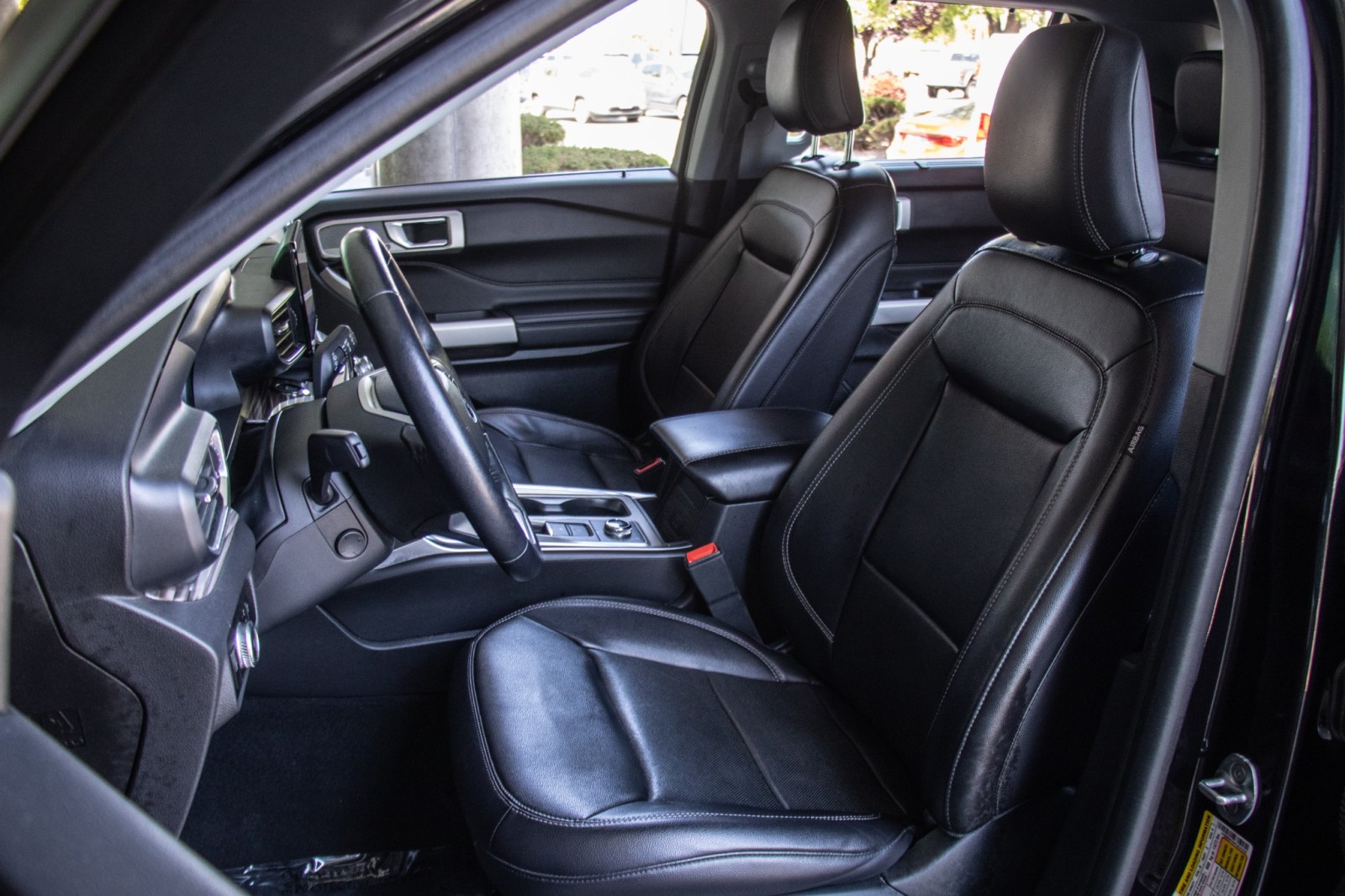 Vehicle image 10 of 26