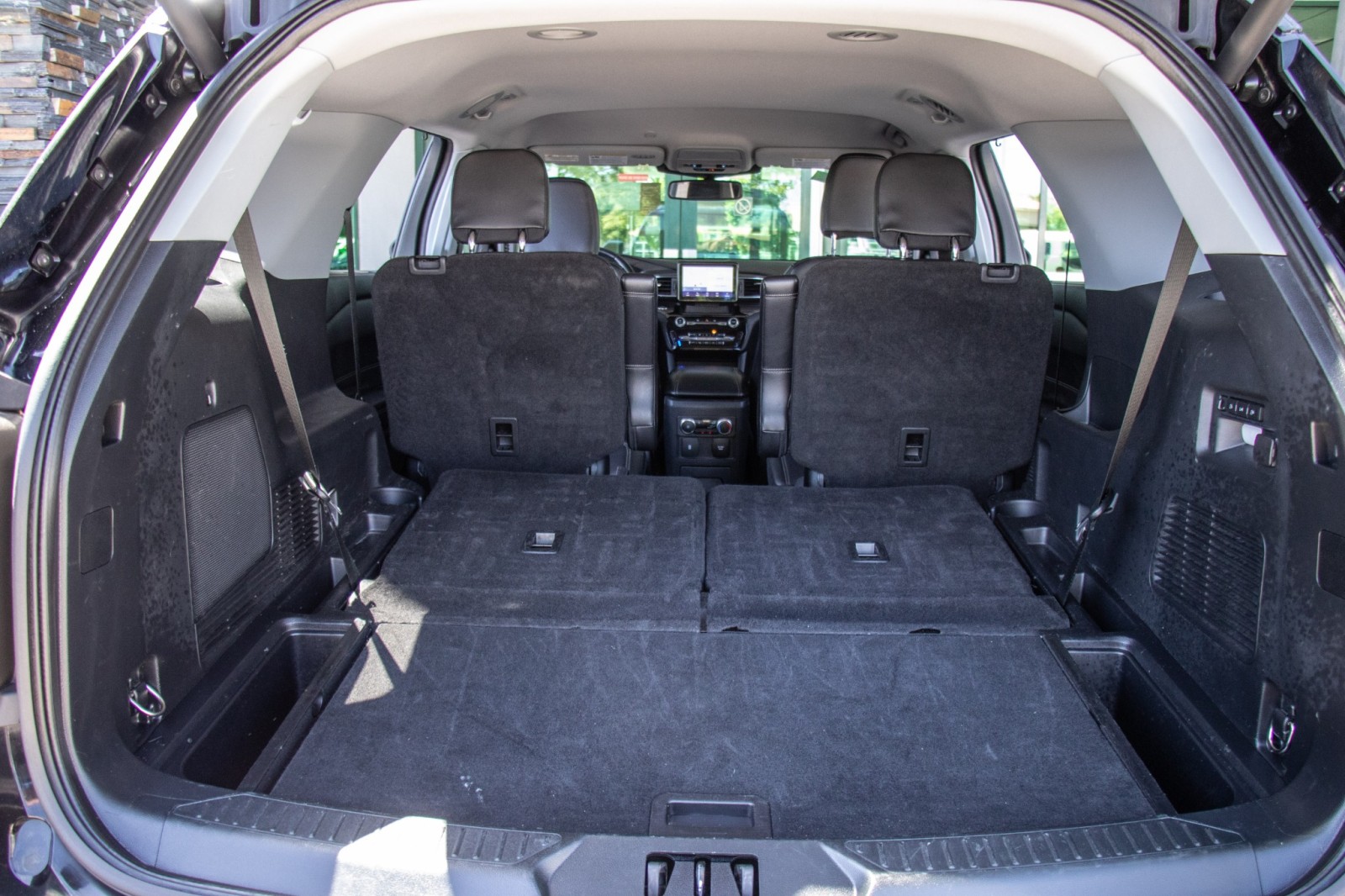 Vehicle image 25 of 26