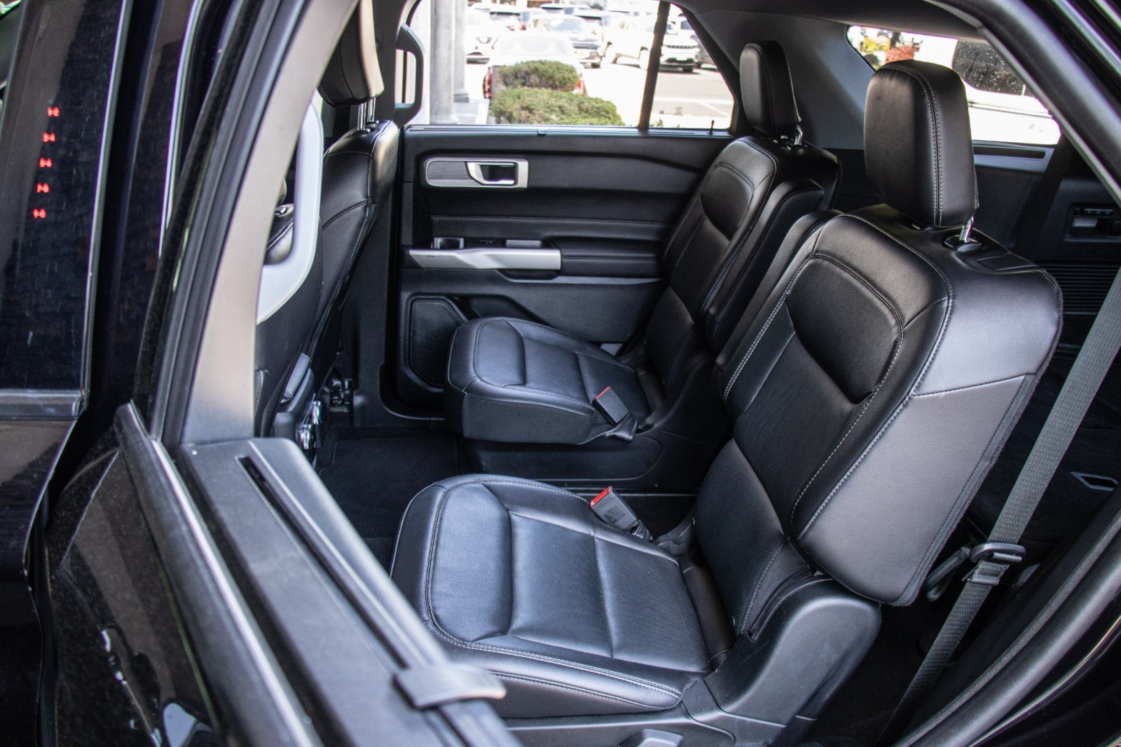 Vehicle image 22 of 26
