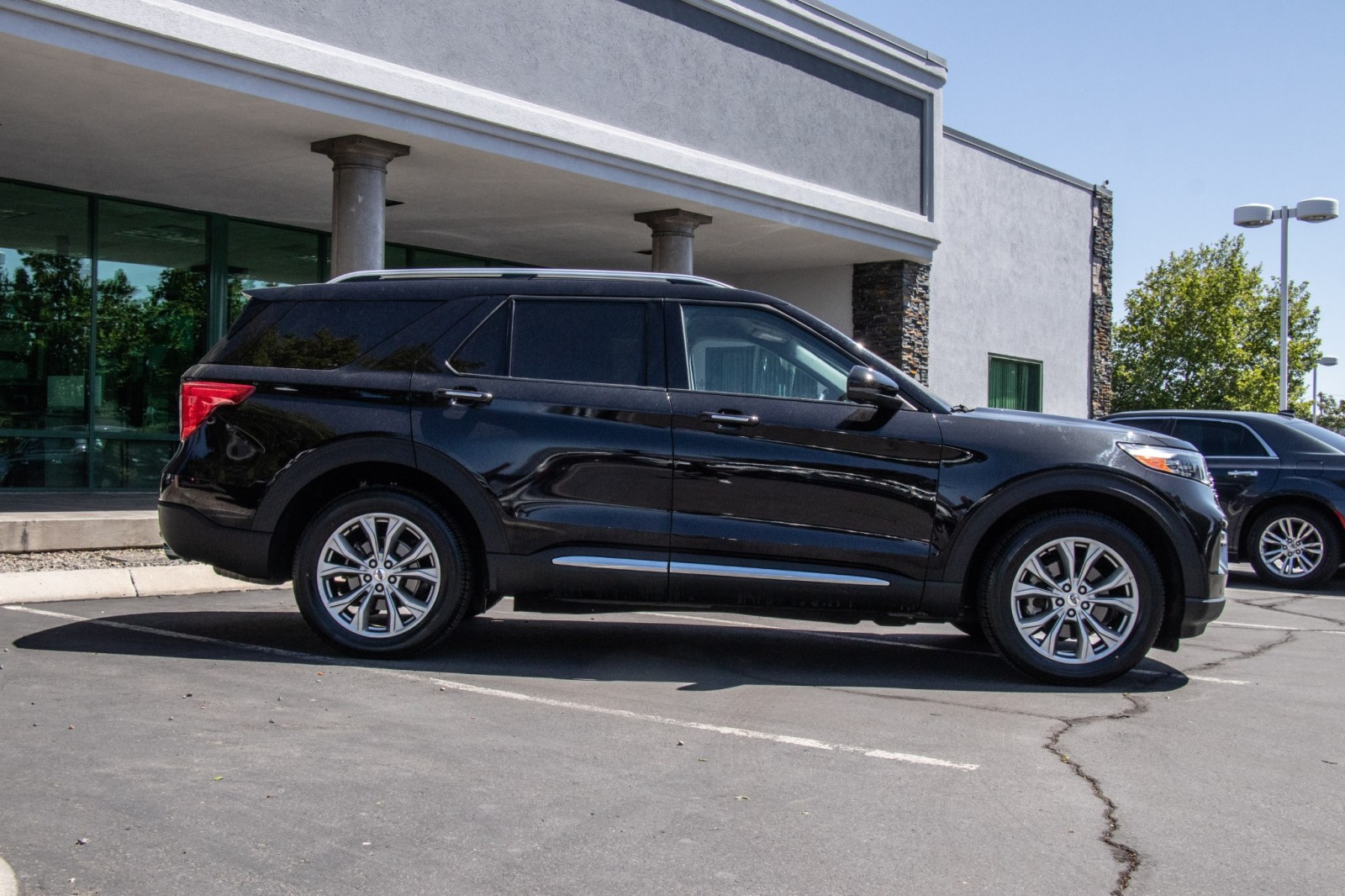 Vehicle image 3 of 26