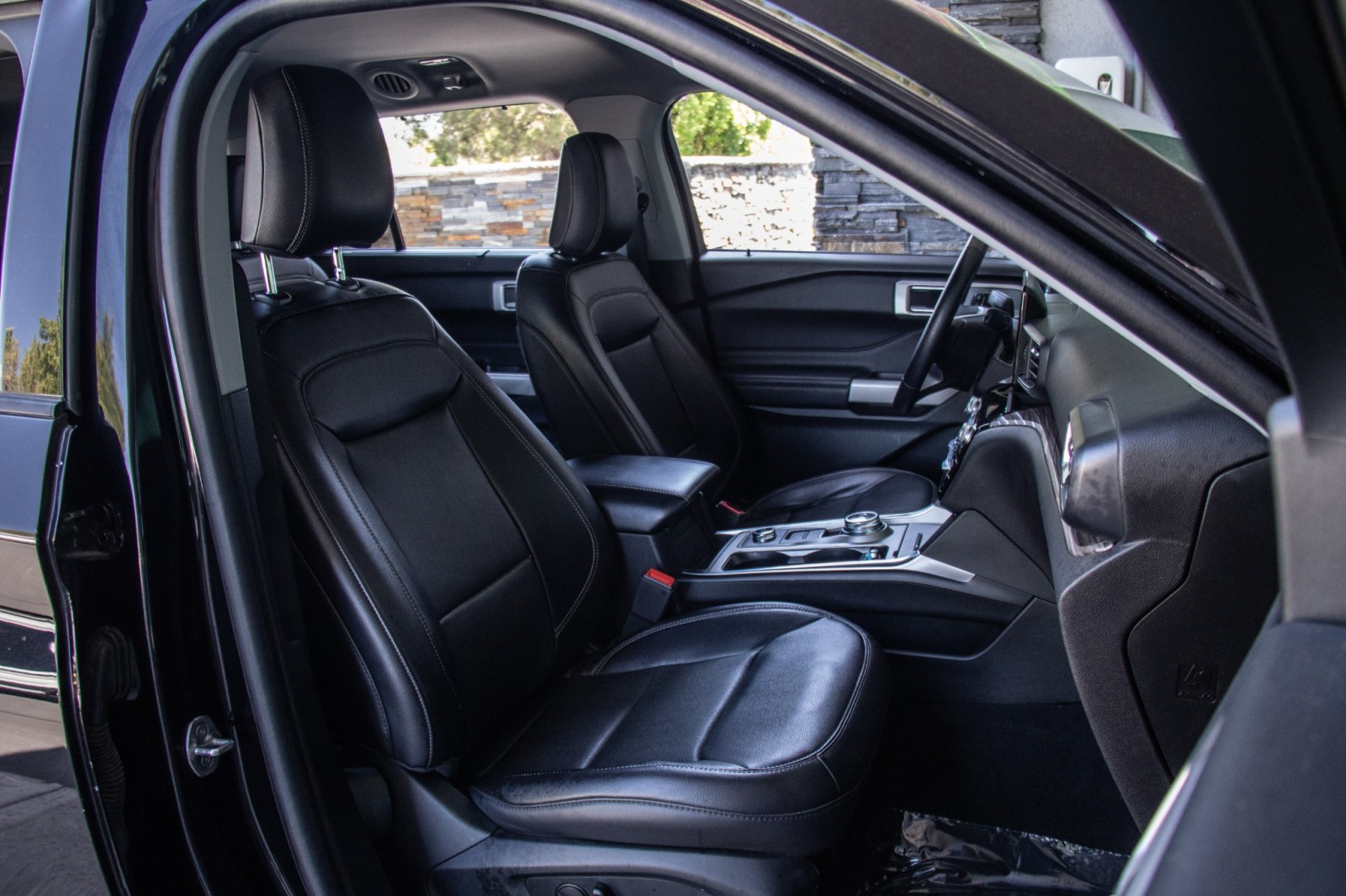 Vehicle image 19 of 26