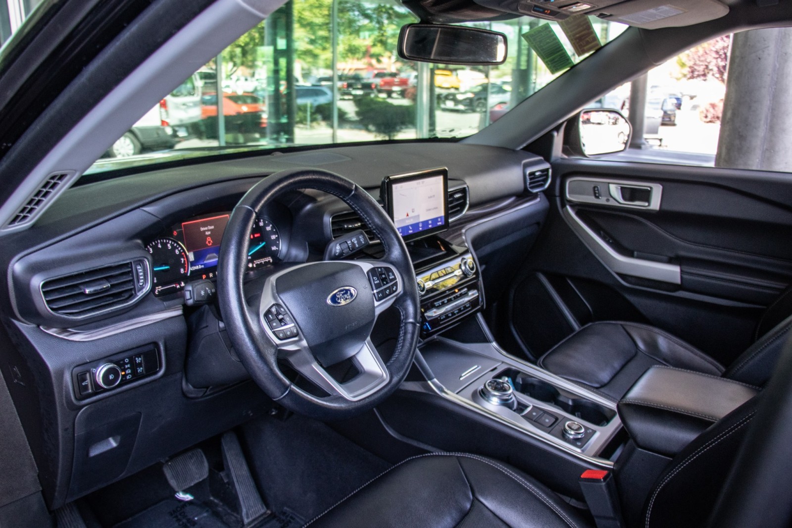 Vehicle image 11 of 26