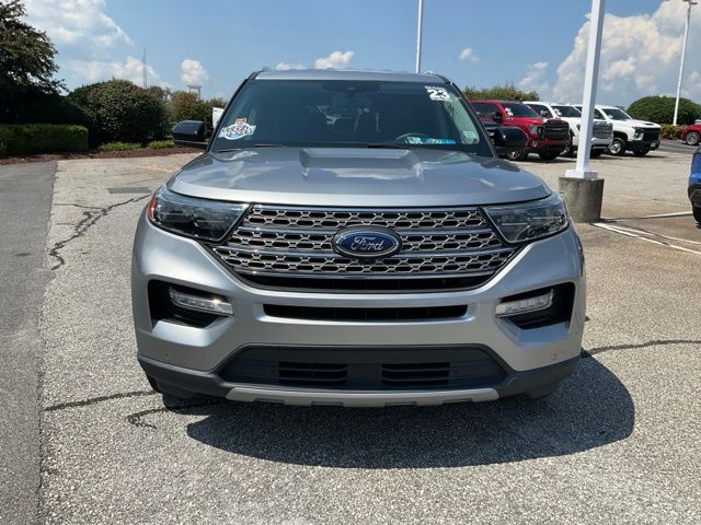 2023 Ford Explorer Limited Image 2 of 28
