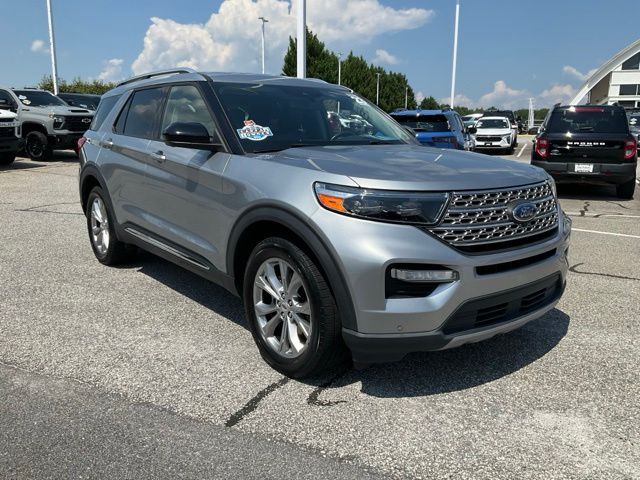 2023 Ford Explorer Limited Image 3 of 28
