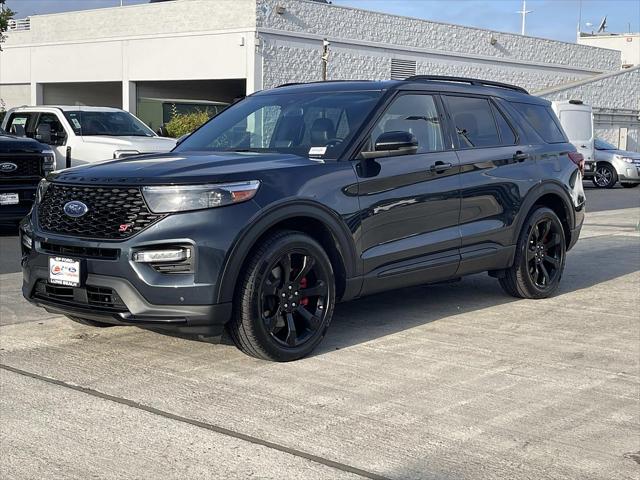 2023 Ford Explorer ST Image 1 of 25