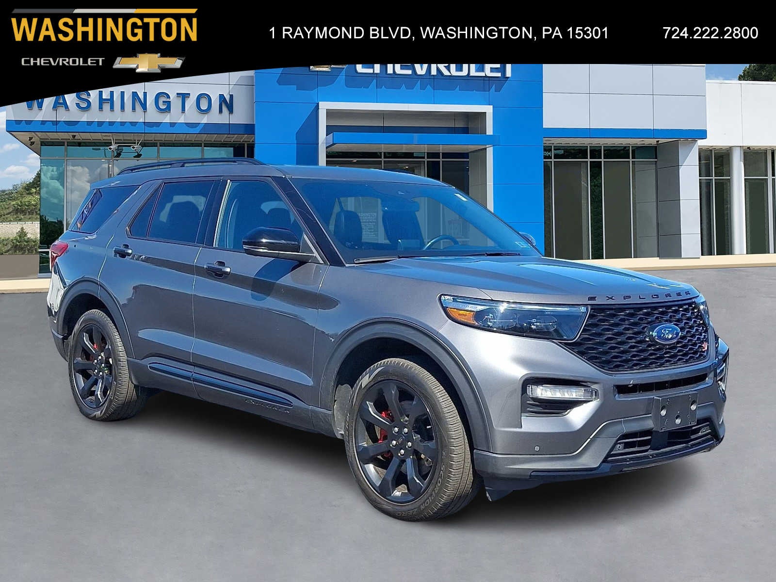 2023 Ford Explorer ST Image 3 of 30