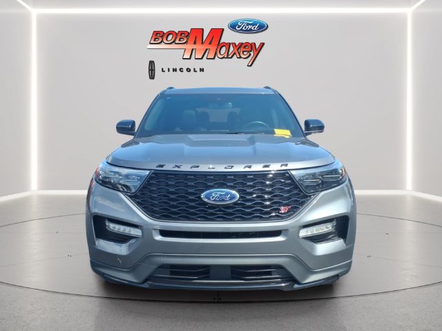 2023 Ford Explorer ST Image 2 of 22