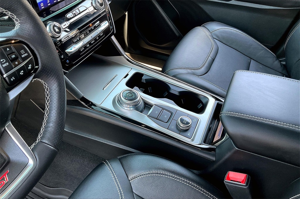 Vehicle image 13 of 30