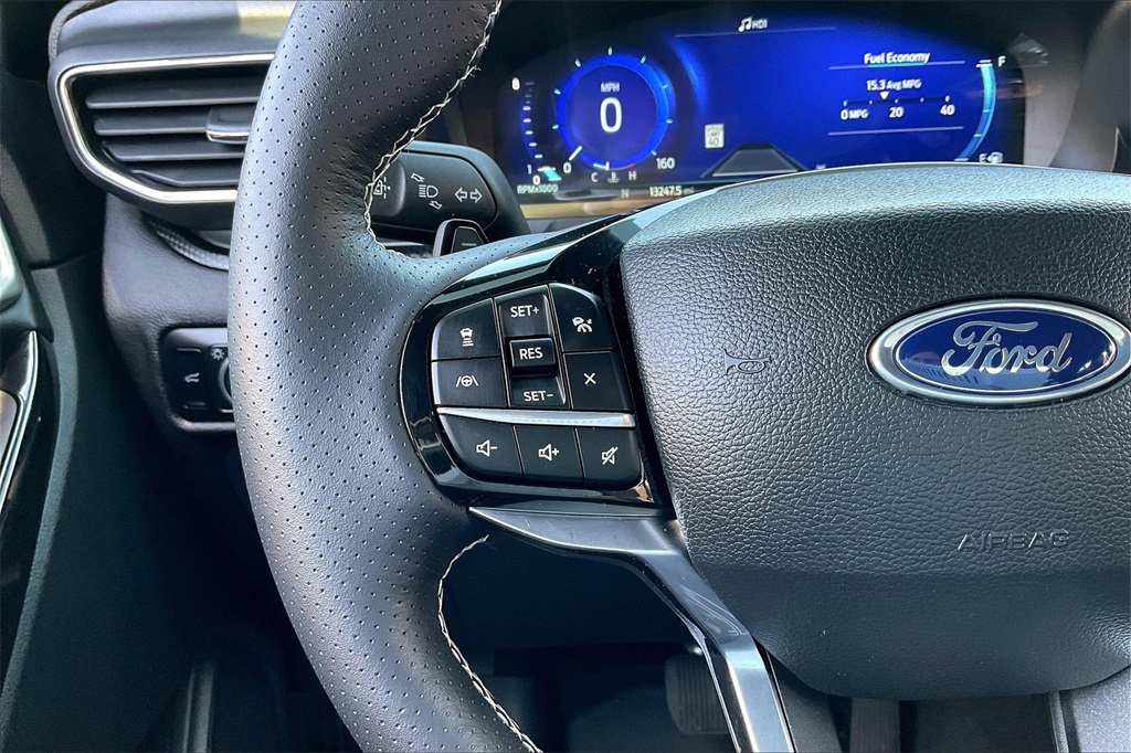 Vehicle image 14 of 30