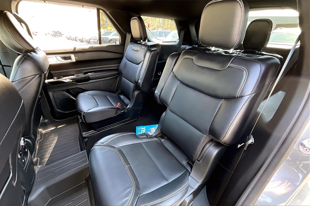 Vehicle image 22 of 30