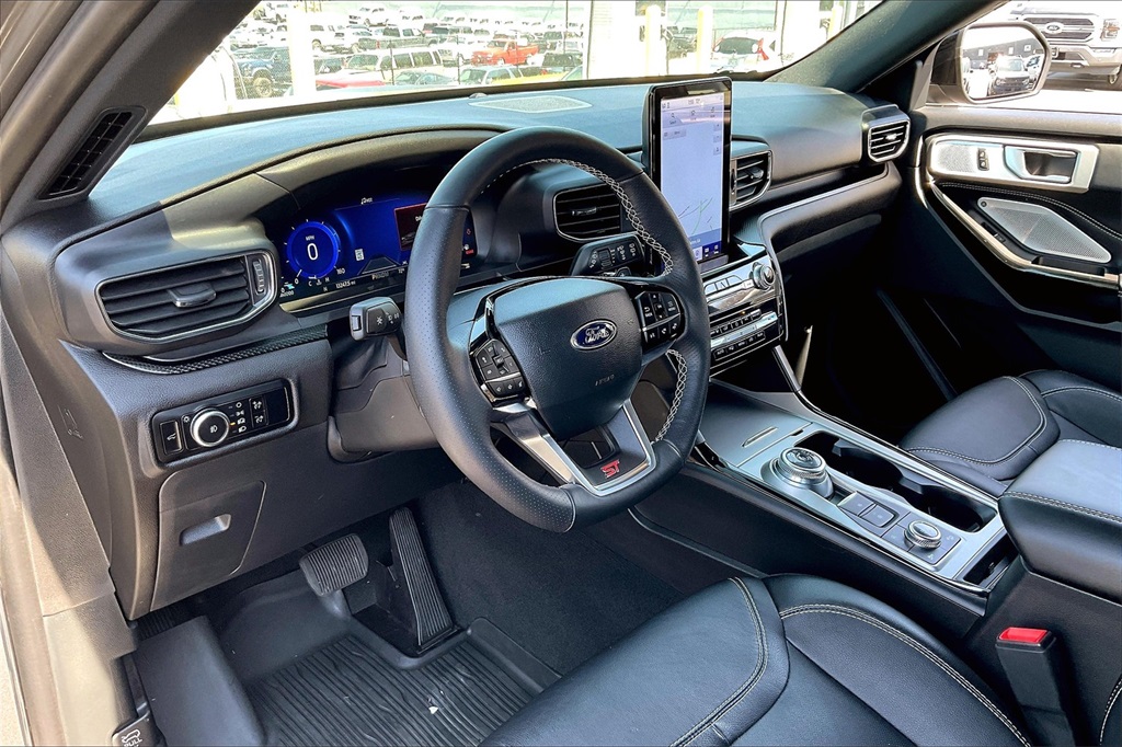 Vehicle image 11 of 30
